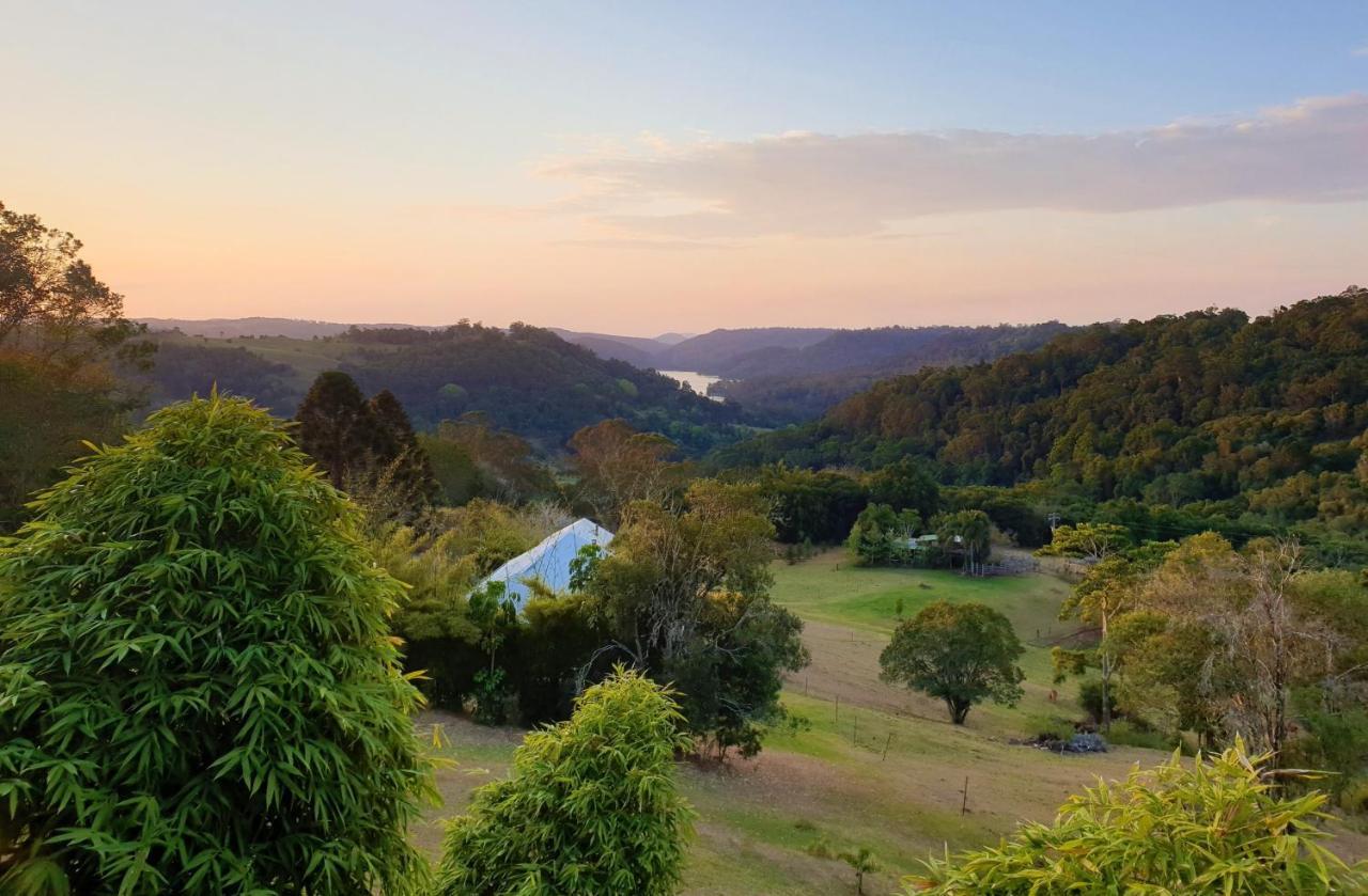 Maleny Tropical Retreat Panzió Kültér fotó